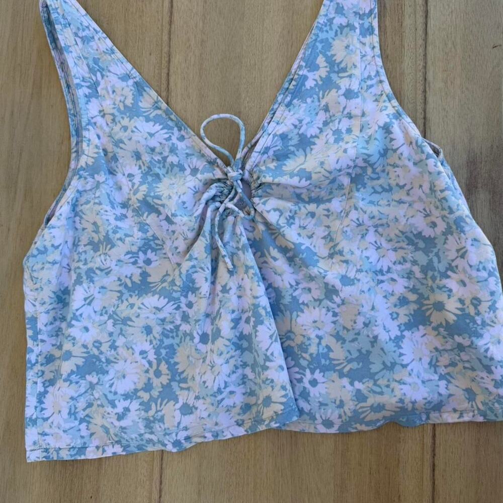 Rvca blue floral crop top